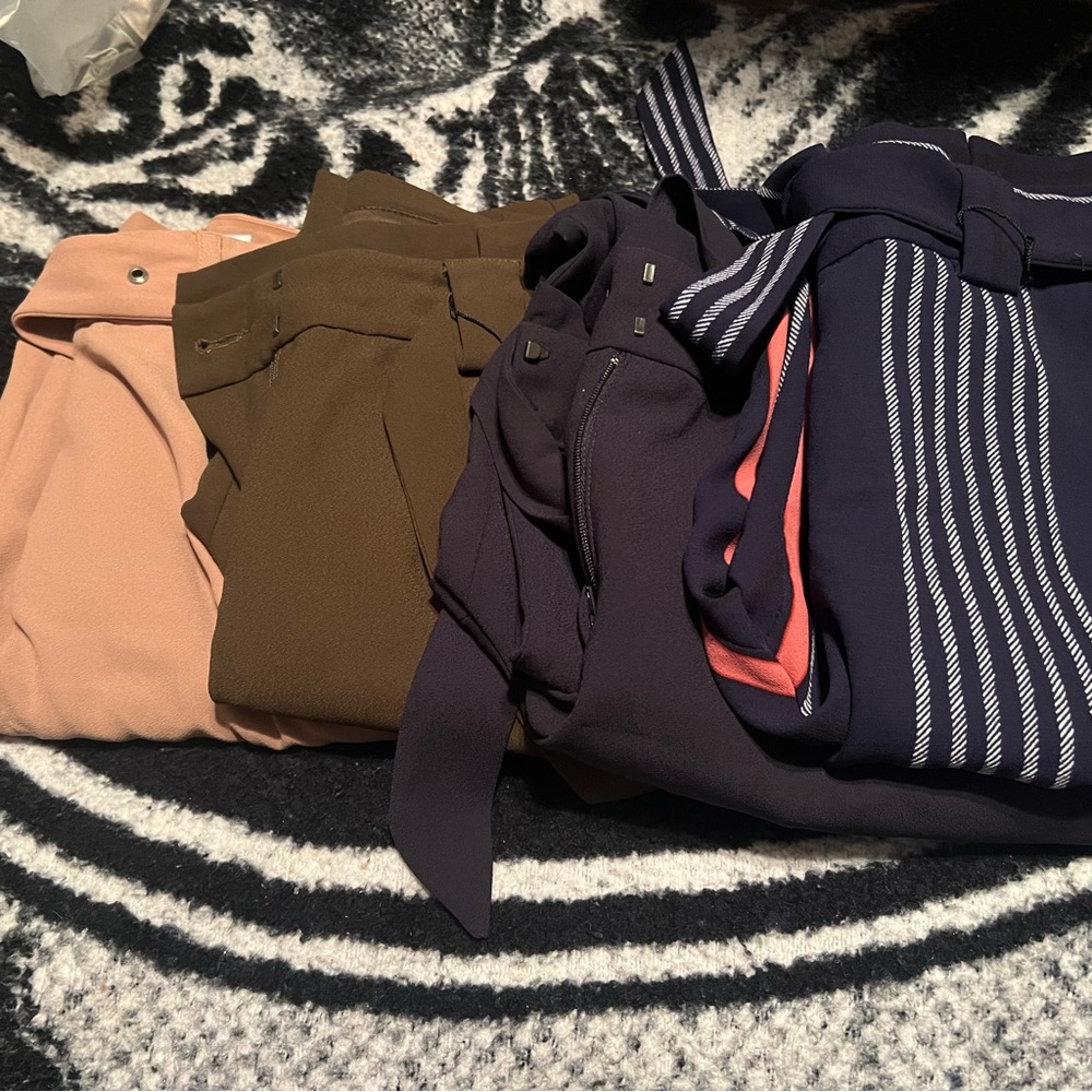Summer is here BELT, HIGH RISE smooth pant  SIZE 00 4 colors 20$ each